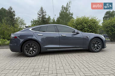 Лифтбек Tesla Model S 2019 в 