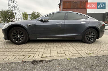 Лифтбек Tesla Model S 2019 в 