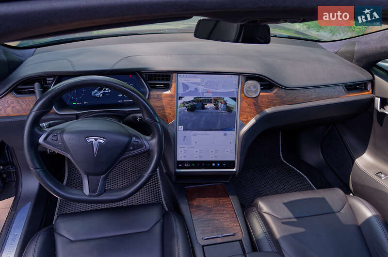 Лифтбек Tesla Model S 2018 в Киеве