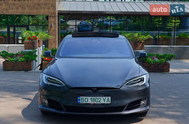 Лифтбек Tesla Model S 2018 в 