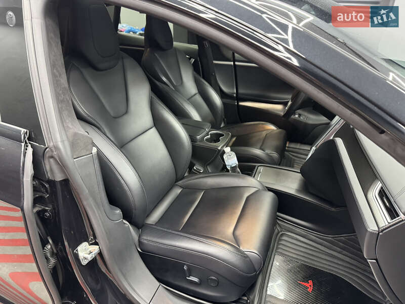 Лифтбек Tesla Model S 2017 в Днепре