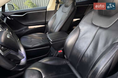 Лифтбек Tesla Model S 2014 в 