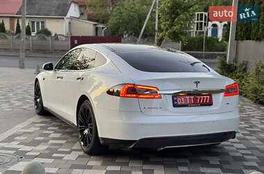 Лифтбек Tesla Model S 2014 в 