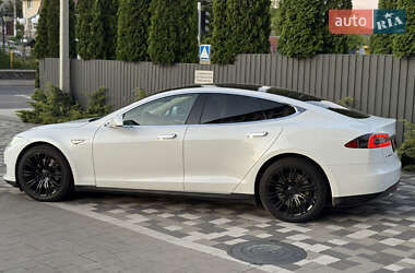 Лифтбек Tesla Model S 2014 в 