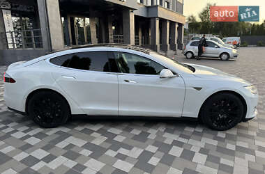 Лифтбек Tesla Model S 2014 в 