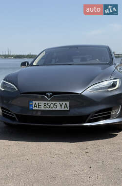 Ліфтбек Tesla Model S 2017 в Дніпрі