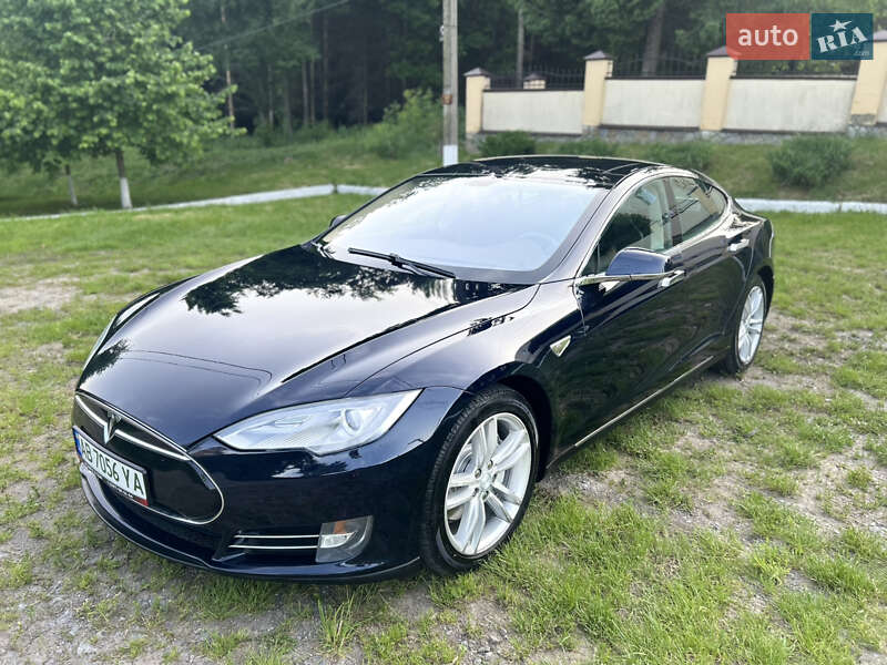 Лифтбек Tesla Model S 2013 в Виннице