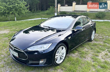 Лифтбек Tesla Model S 2013 в 