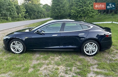 Лифтбек Tesla Model S 2013 в 