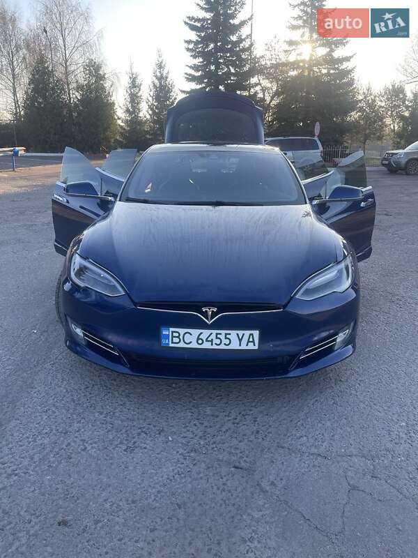 Ліфтбек Tesla Model S 2016 в Яворові