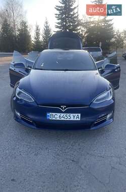 Лифтбек Tesla Model S 2016 в 