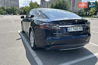 Лифтбек Tesla Model S 2013 в 