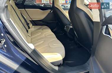 Лифтбек Tesla Model S 2013 в 