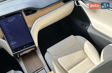 Ліфтбек Tesla Model S 2020 в 
