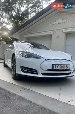 Лифтбек Tesla Model S 2016 в Харькове
