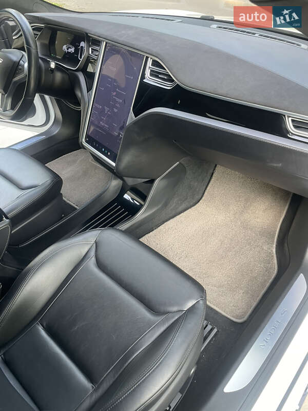 Ліфтбек Tesla Model S 2016 в Харкові
