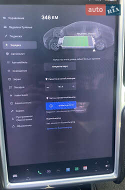Лифтбек Tesla Model S 2016 в 