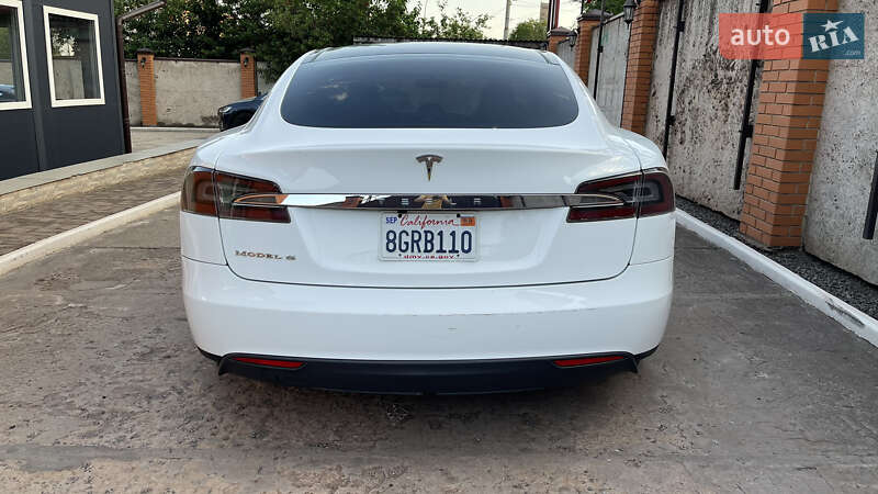 Ліфтбек Tesla Model S 2014 в Кривому Розі