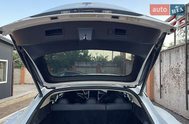 Лифтбек Tesla Model S 2014 в 