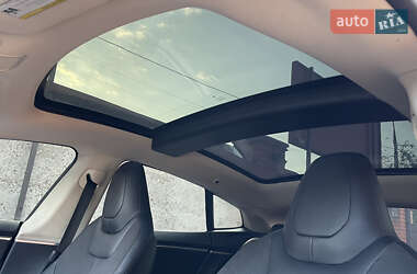 Лифтбек Tesla Model S 2014 в 