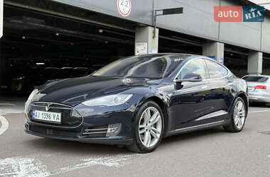 Ліфтбек Tesla Model S 2014 в 