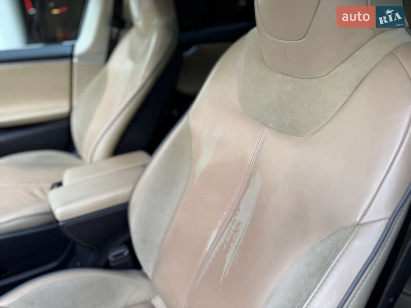 Ліфтбек Tesla Model S 2014 в Києві