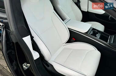 Лифтбек Tesla Model S 2022 в 