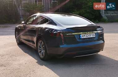 Лифтбек Tesla Model S 2015 в 