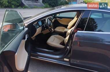 Лифтбек Tesla Model S 2015 в 