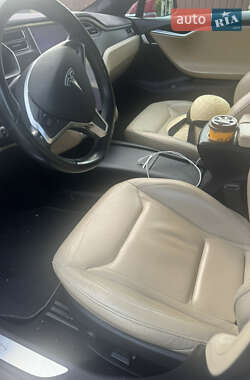 Лифтбек Tesla Model S 2016 в 