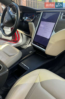 Лифтбек Tesla Model S 2016 в 