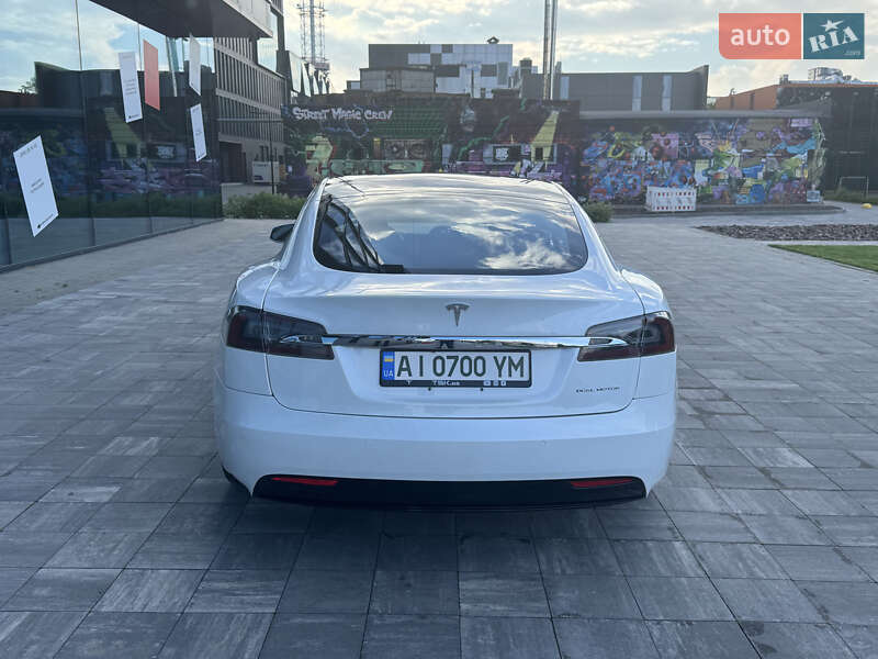 Лифтбек Tesla Model S 2020 в Киеве фото 5 Лифтбек Tesla Model S 2020 в Киеве
