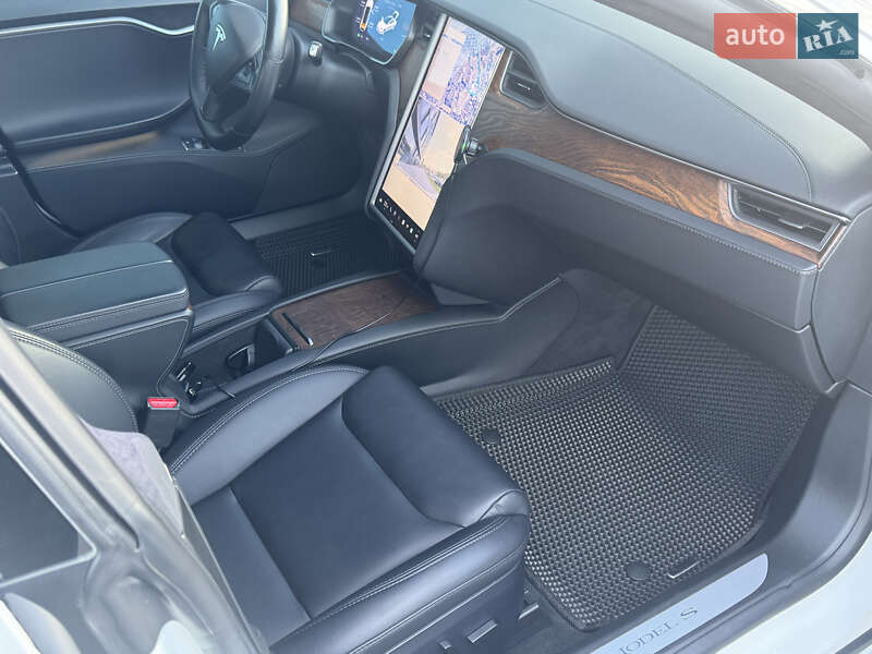 Лифтбек Tesla Model S 2020 в Киеве фото 10 Лифтбек Tesla Model S 2020 в Киеве