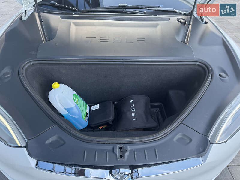 Лифтбек Tesla Model S 2020 в Киеве фото 20 Лифтбек Tesla Model S 2020 в Киеве