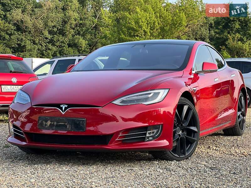Лифтбек Tesla Model S 2019 в 