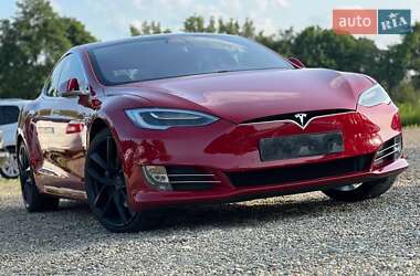 Лифтбек Tesla Model S 2019 в 