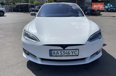 Лифтбек Tesla Model S 2017 в 