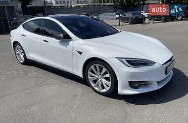 Лифтбек Tesla Model S 2017 в 
