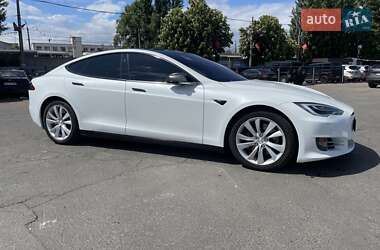 Лифтбек Tesla Model S 2017 в 