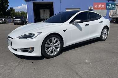 Лифтбек Tesla Model S 2017 в 