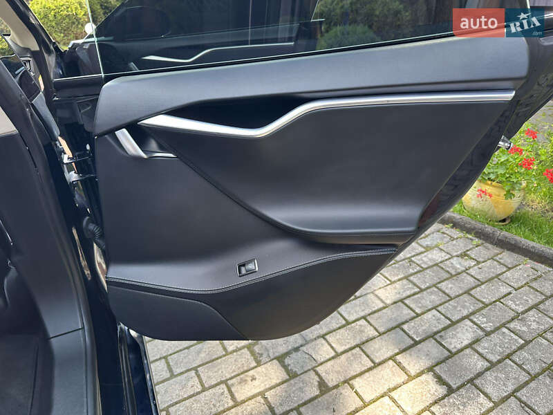 Лифтбек Tesla Model S 2014 в Львове фото 23 Лифтбек Tesla Model S 2014 в Львове