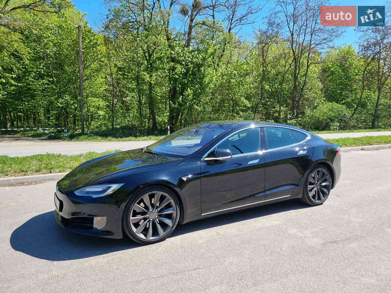 Ліфтбек Tesla Model S 2017 в Києві