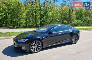 Лифтбек Tesla Model S 2017 в 