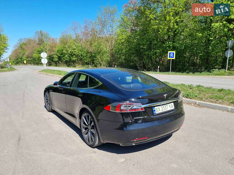 Ліфтбек Tesla Model S 2017 в Києві