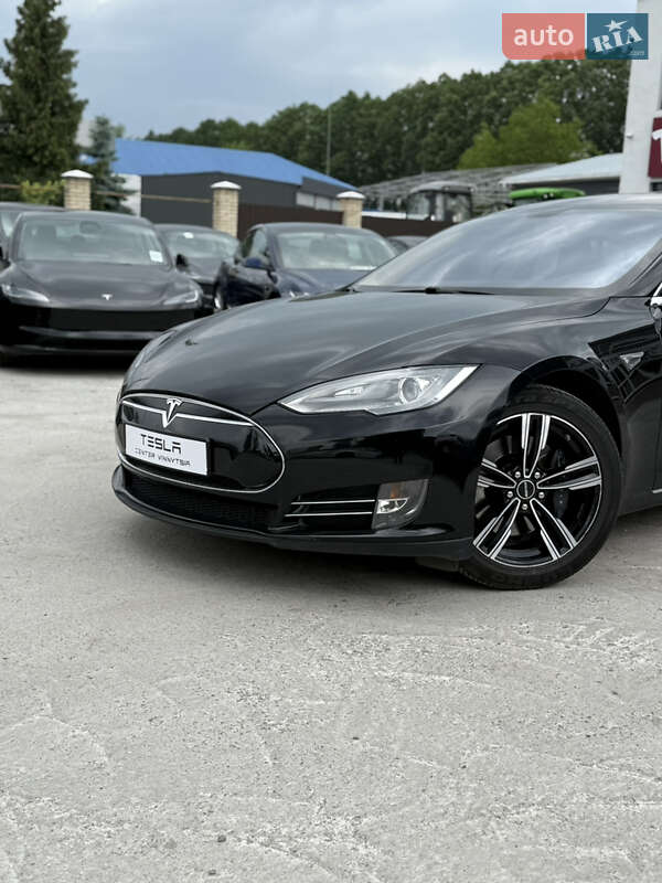 Ліфтбек Tesla Model S 2013 в Вінниці