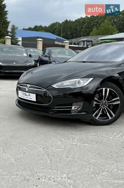 Лифтбек Tesla Model S 2013 в 