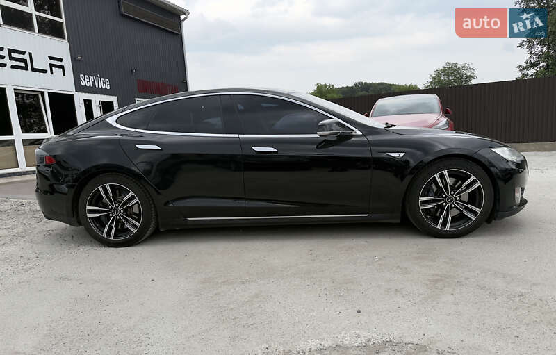 Ліфтбек Tesla Model S 2013 в Вінниці