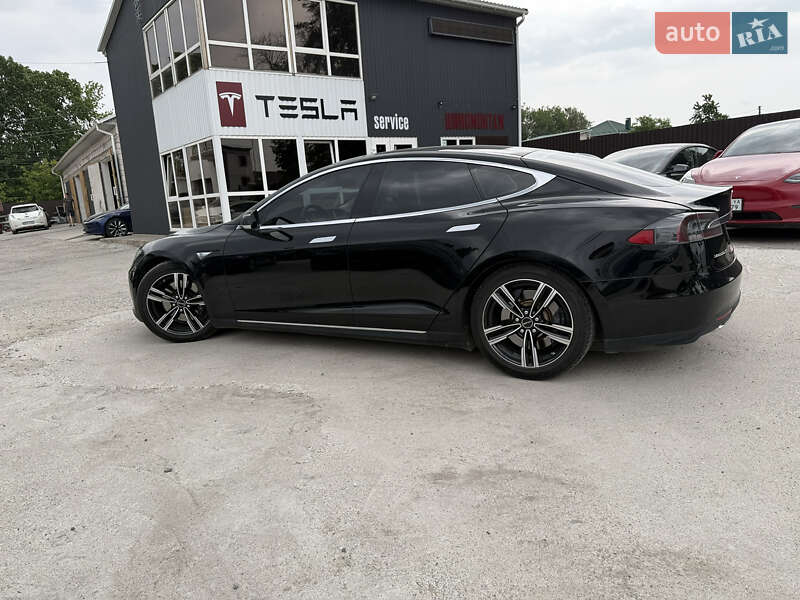 Ліфтбек Tesla Model S 2013 в Вінниці