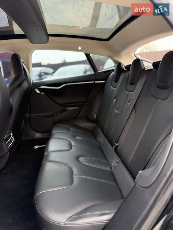 Ліфтбек Tesla Model S 2013 в Вінниці