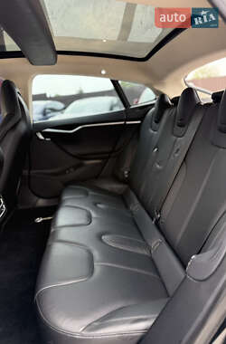 Лифтбек Tesla Model S 2013 в 